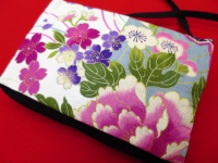 義若オリジナルのポシェット　金彩牡丹と桜（白ﾋﾟﾝｸ紫）